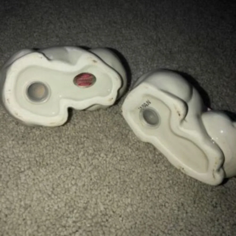 Vintage Enesco Japan Easter‎ Bunny Rabbits Salt and Pepper Shakers